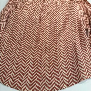 Stylish Chevron Patterned Women's Top in Red and Cream